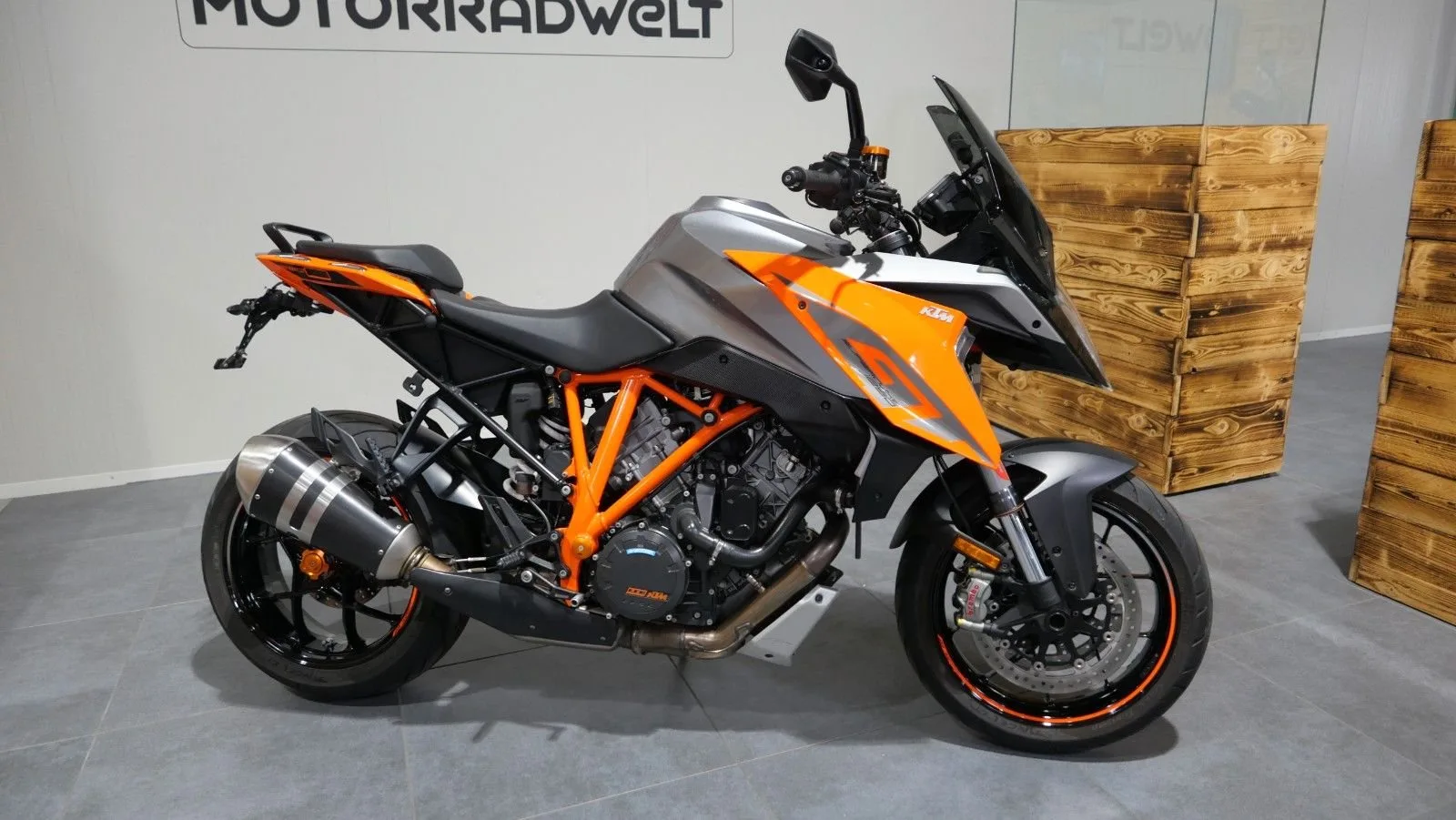 KTM 1290 Super Duke GT