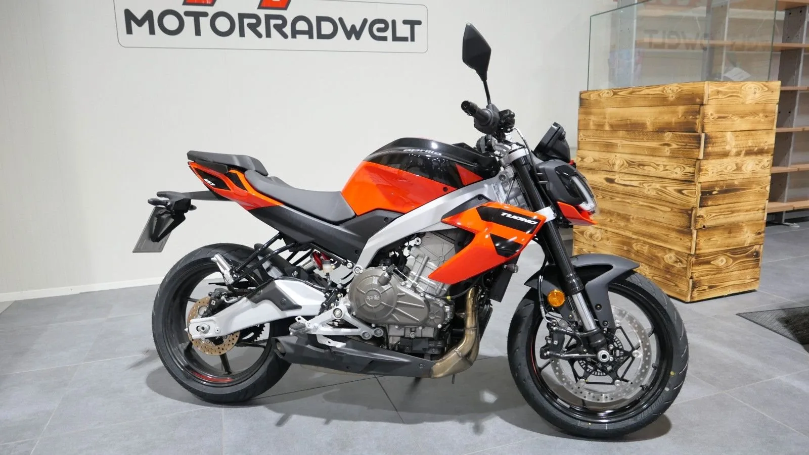 Aprilia Tuono 457