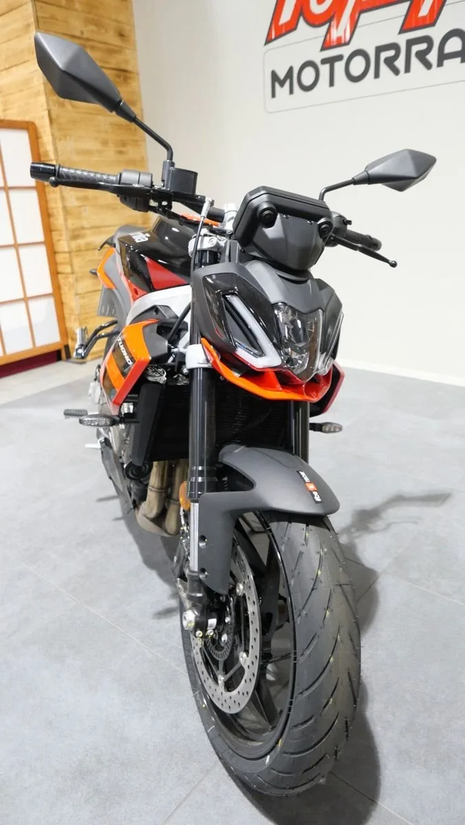 Aprilia Tuono 457