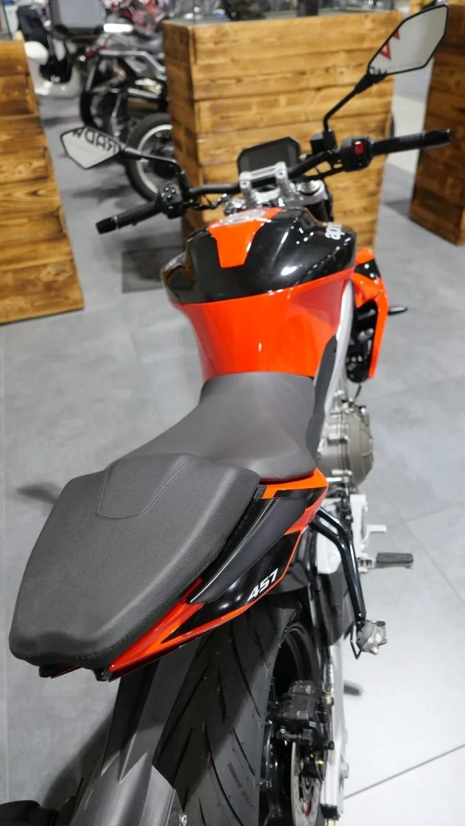 Aprilia Tuono 457
