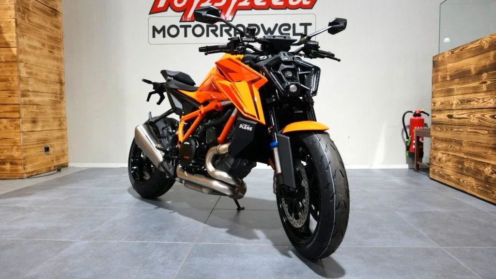 KTM 1390 Super Duke R EVO