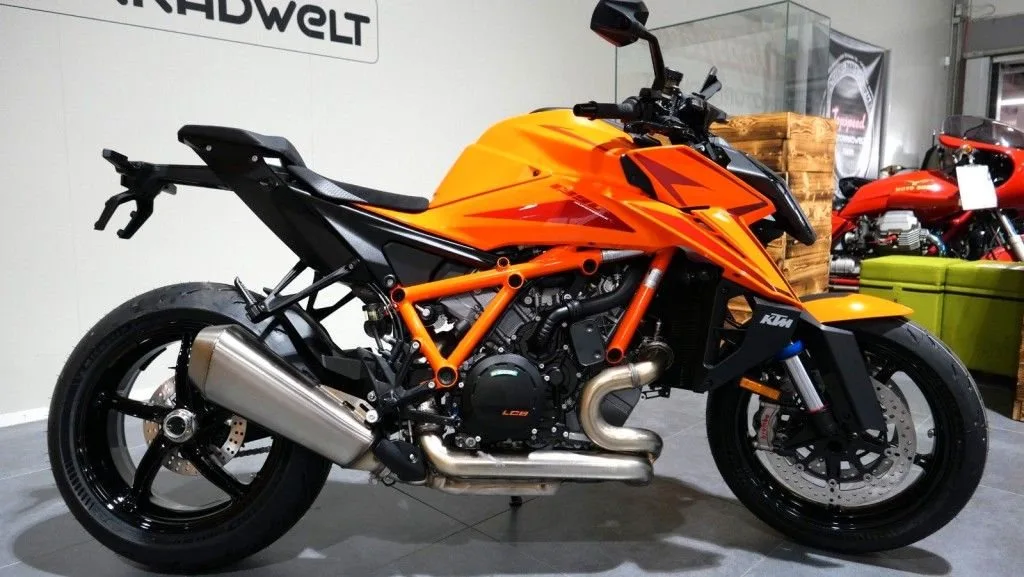 KTM 1390 Super Duke R EVO