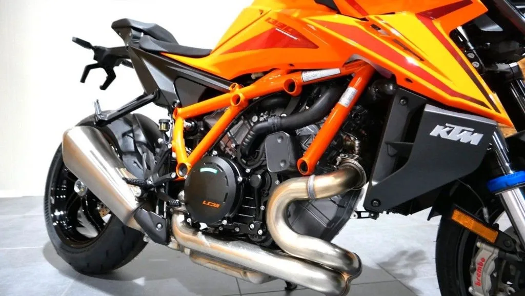 KTM 1390 Super Duke R EVO