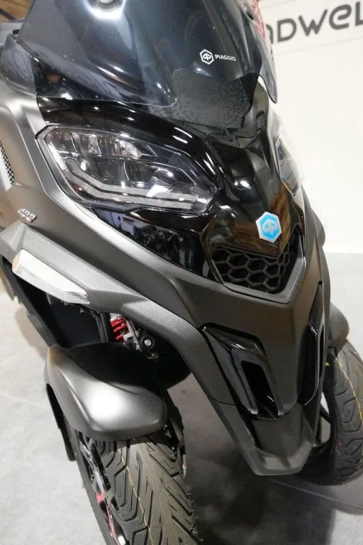 Piaggio MP3 400 Sport