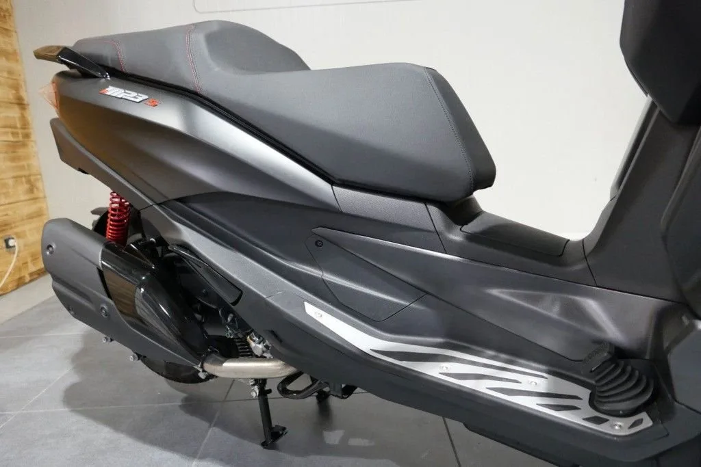 Piaggio MP3 400 Sport