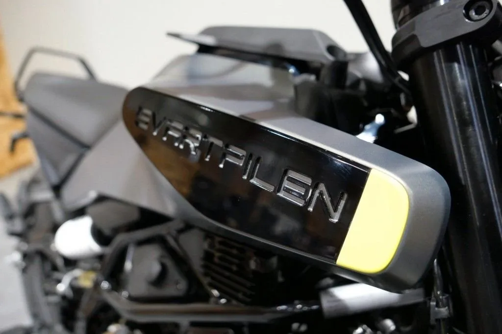 Husqvarna Svartpilen 125