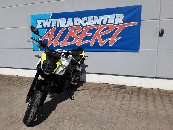 Honda CB500 Hornet E-Clutch
