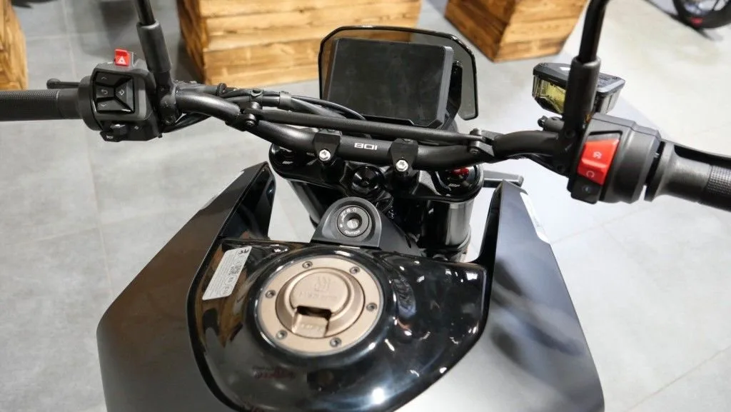 Husqvarna Svartpilen 801