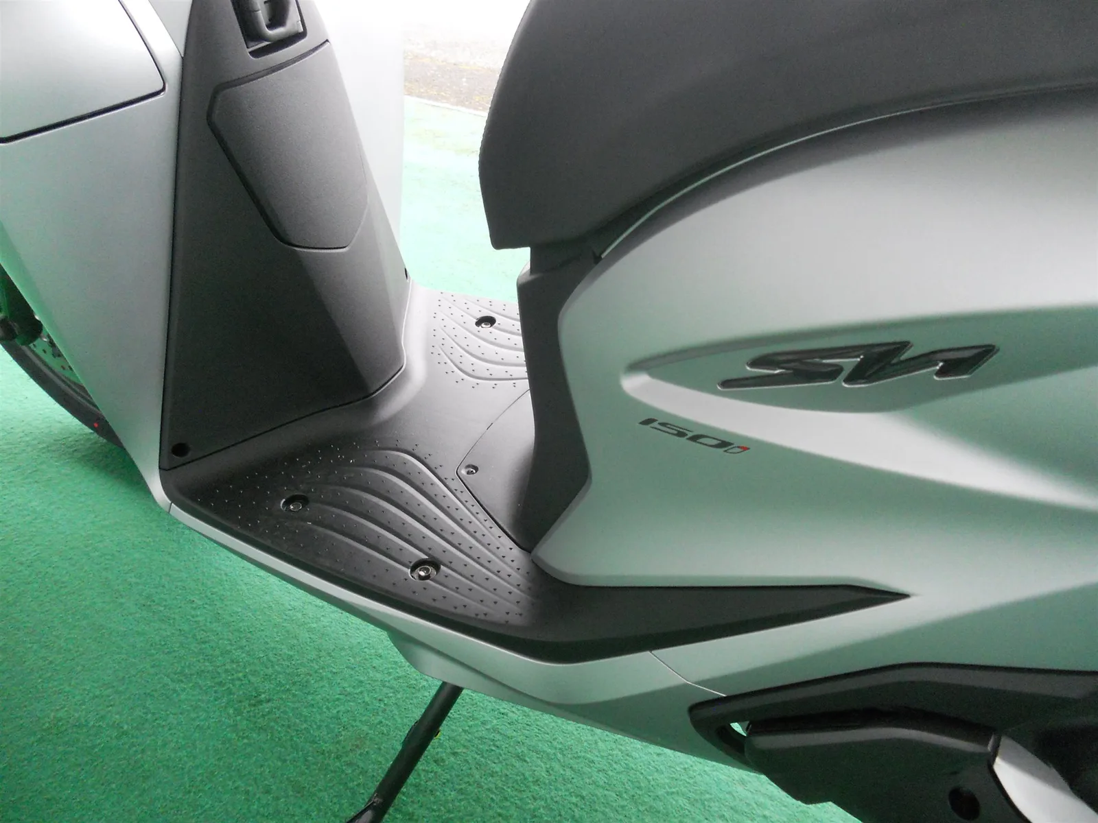 Honda SH150i Matt Lucent Silver