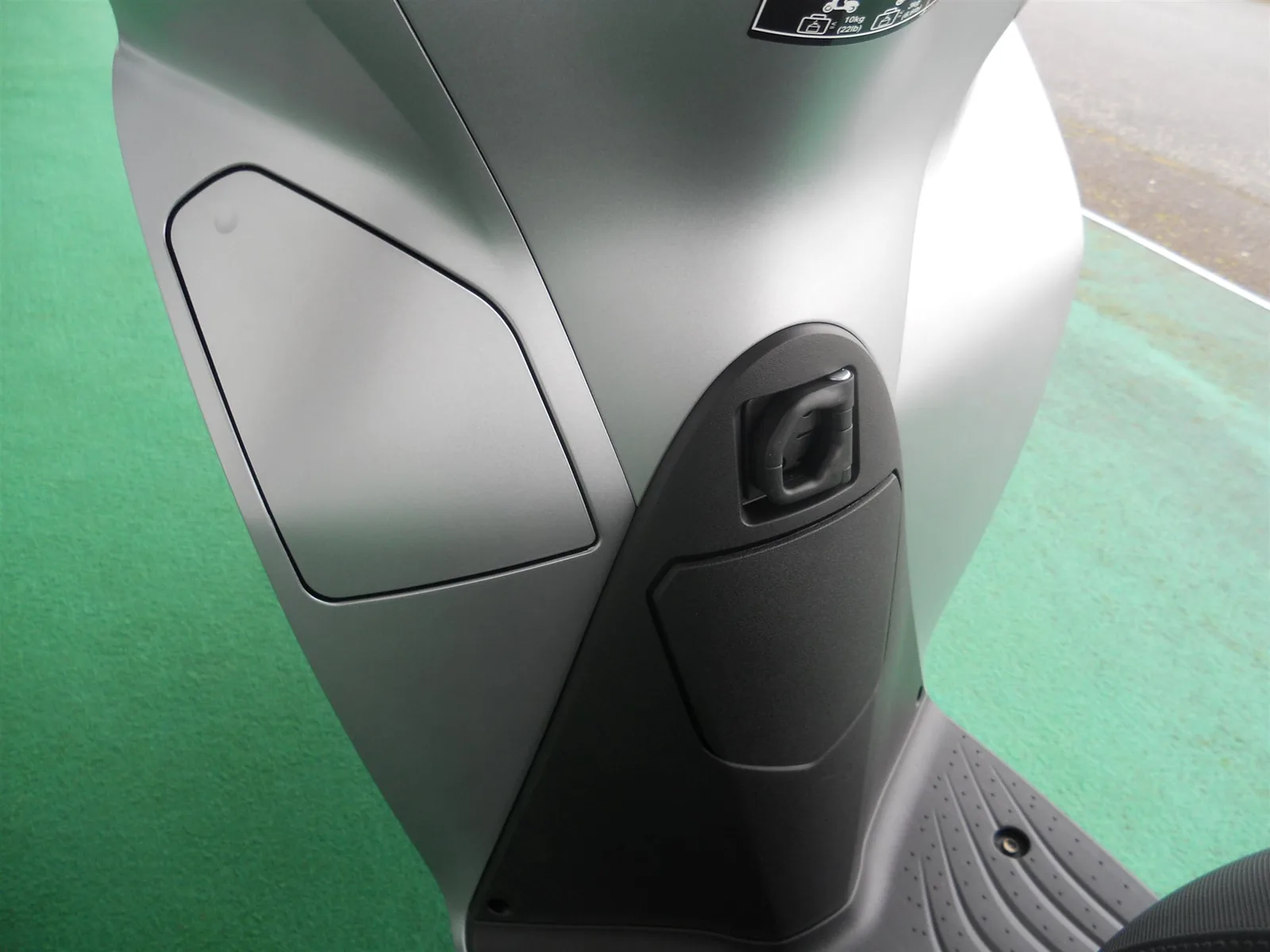 Honda SH150i Matt Lucent Silver