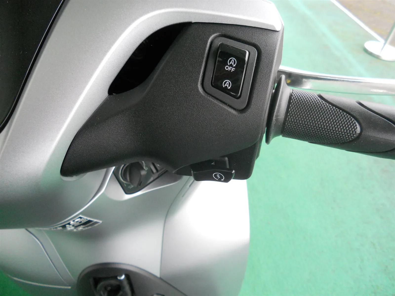 Honda SH150i Matt Lucent Silver