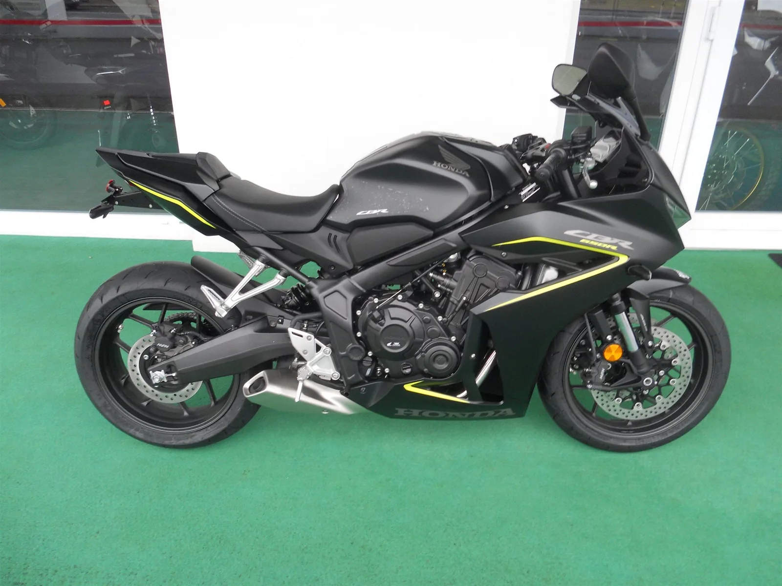 Honda CBR650R ohne E-Clutch + Sport Paket