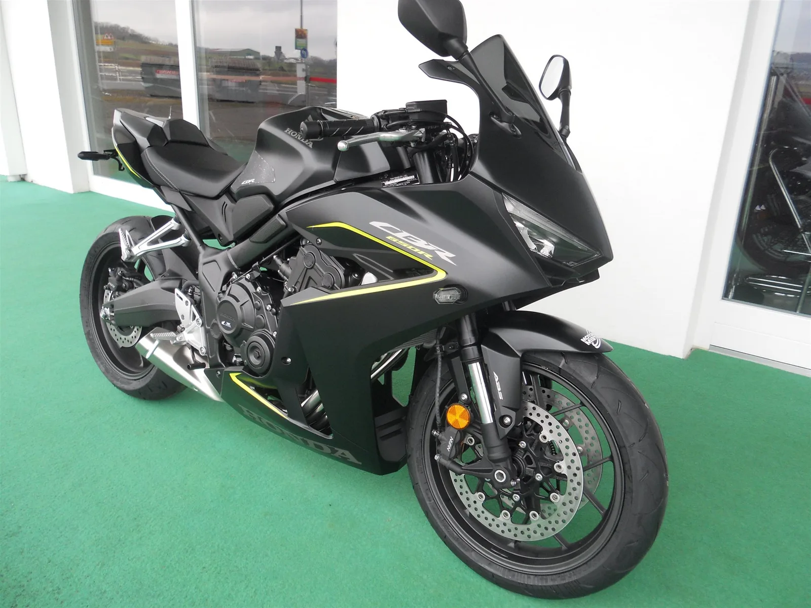 Honda CBR650R ohne E-Clutch + Sport Paket