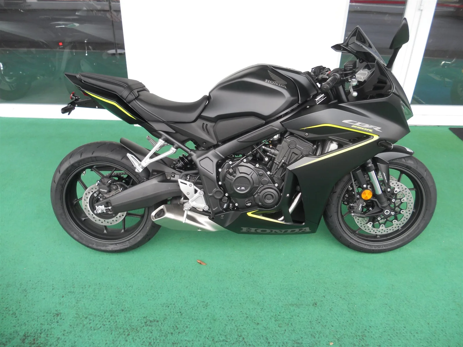 Honda CBR650R ohne E-Clutch + Zubehör