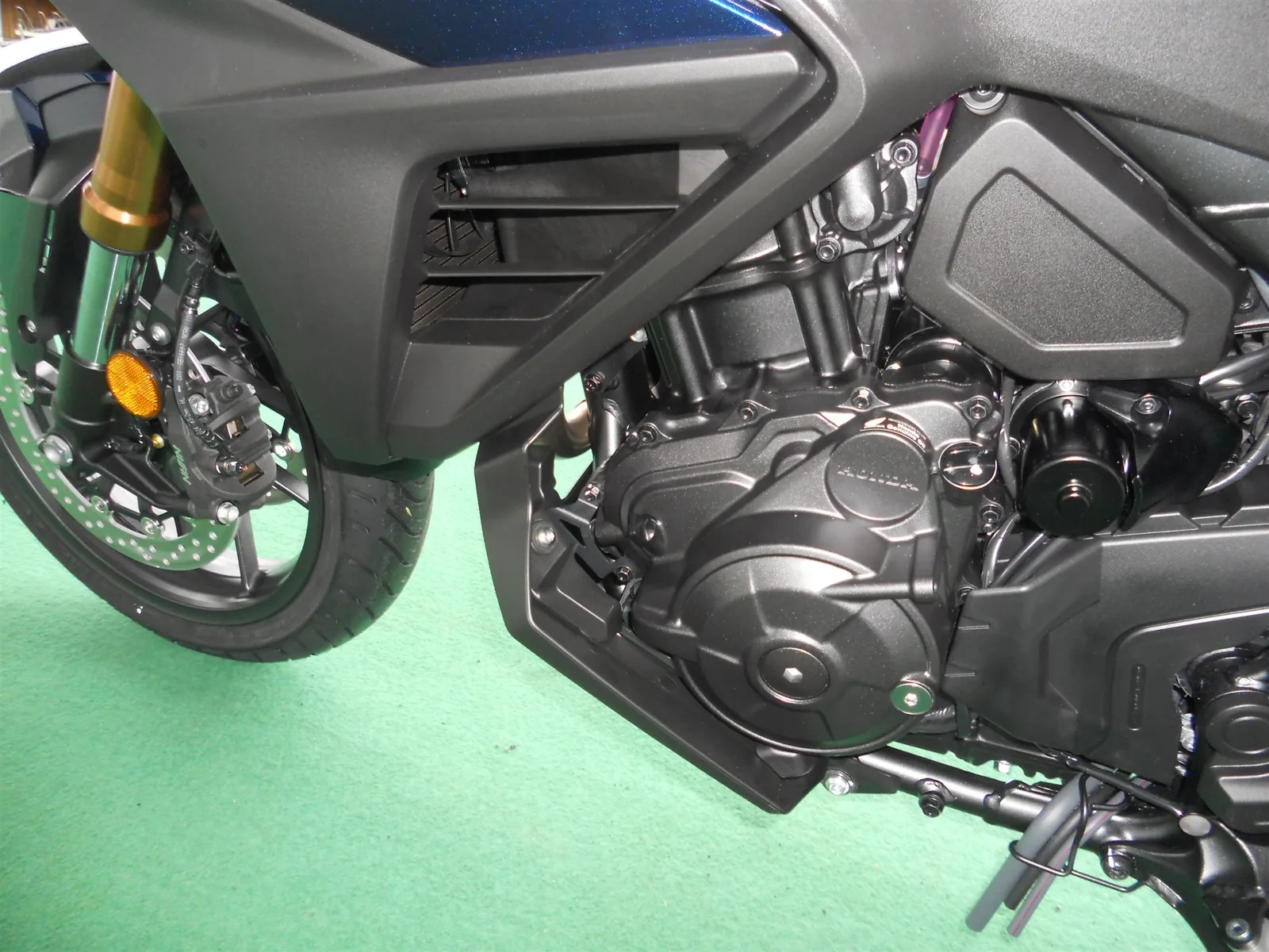 Honda NT1100 DCT Electronic Suspension GRAU+BLAU