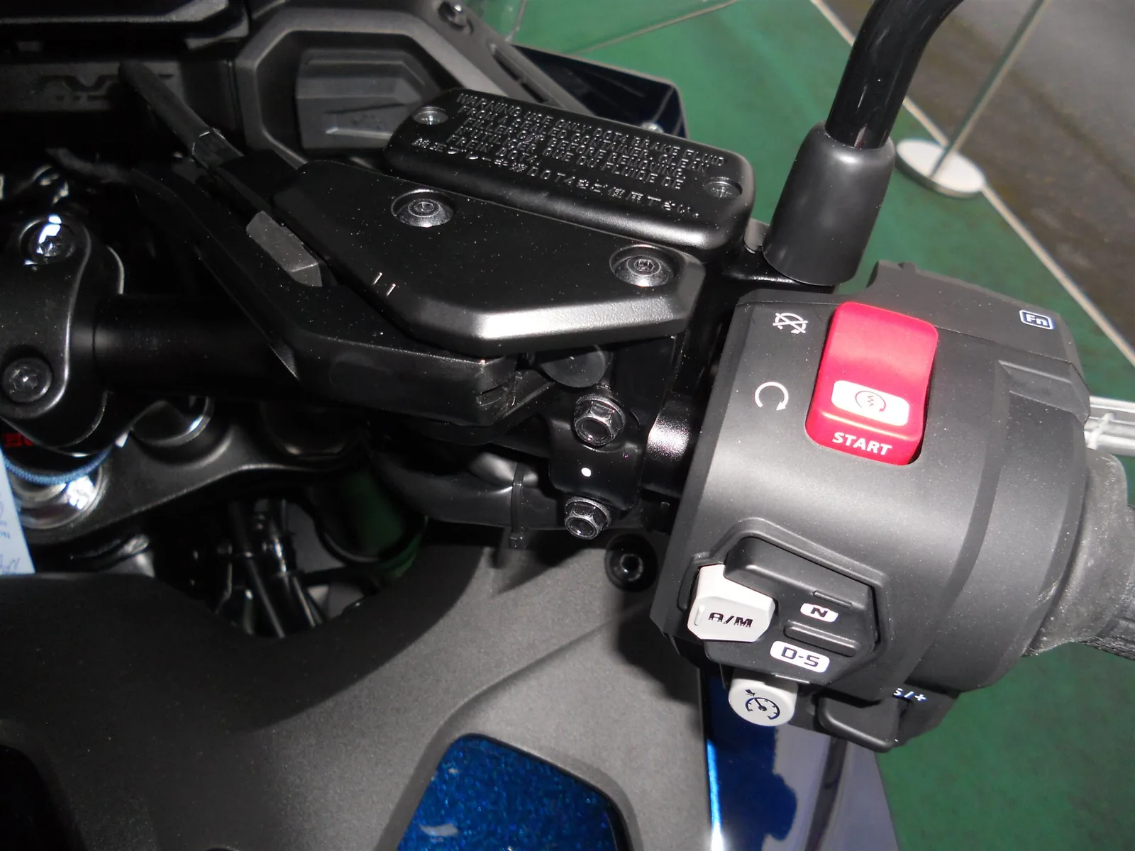Honda NT1100 DCT Electronic Suspension GRAU+BLAU