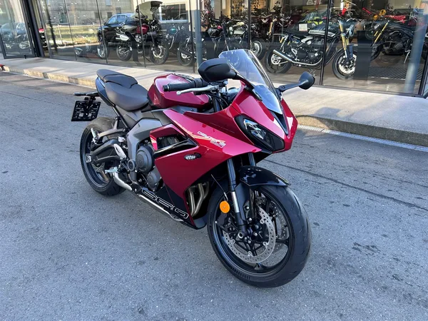 Triumph Daytona 660