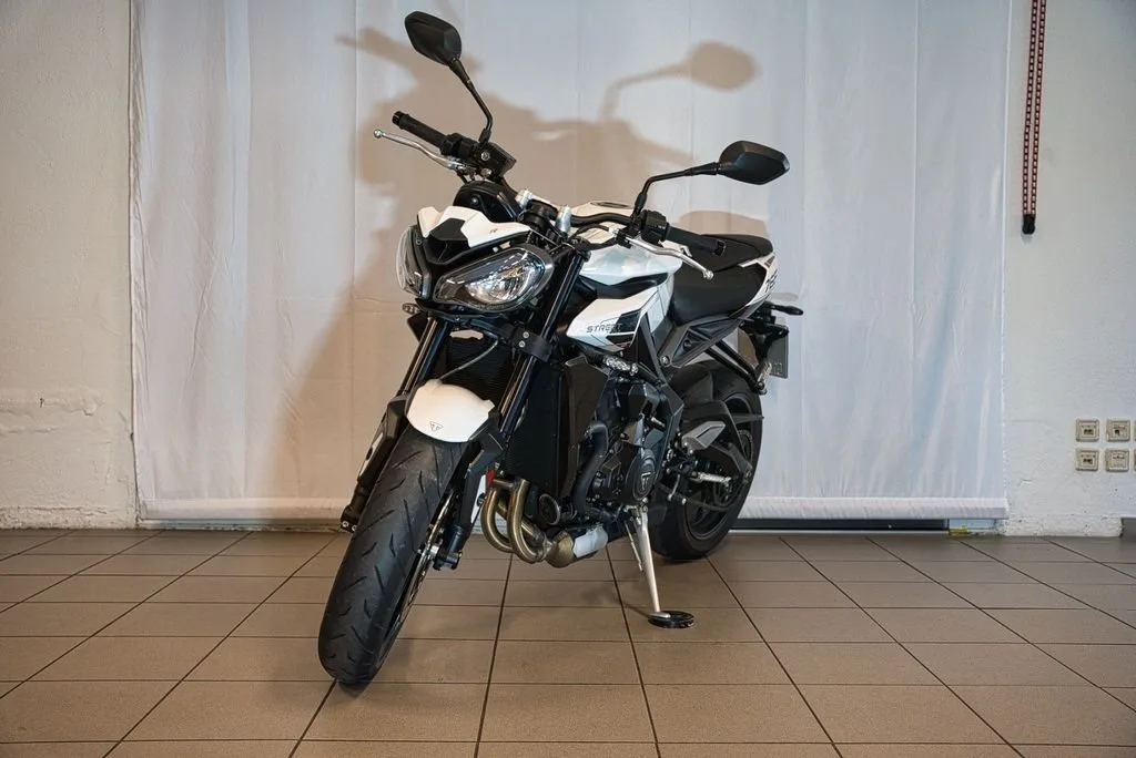 Triumph Street Triple R