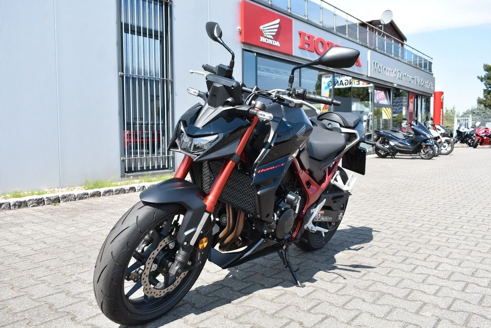 Honda CB750 Hornet E-Clutch