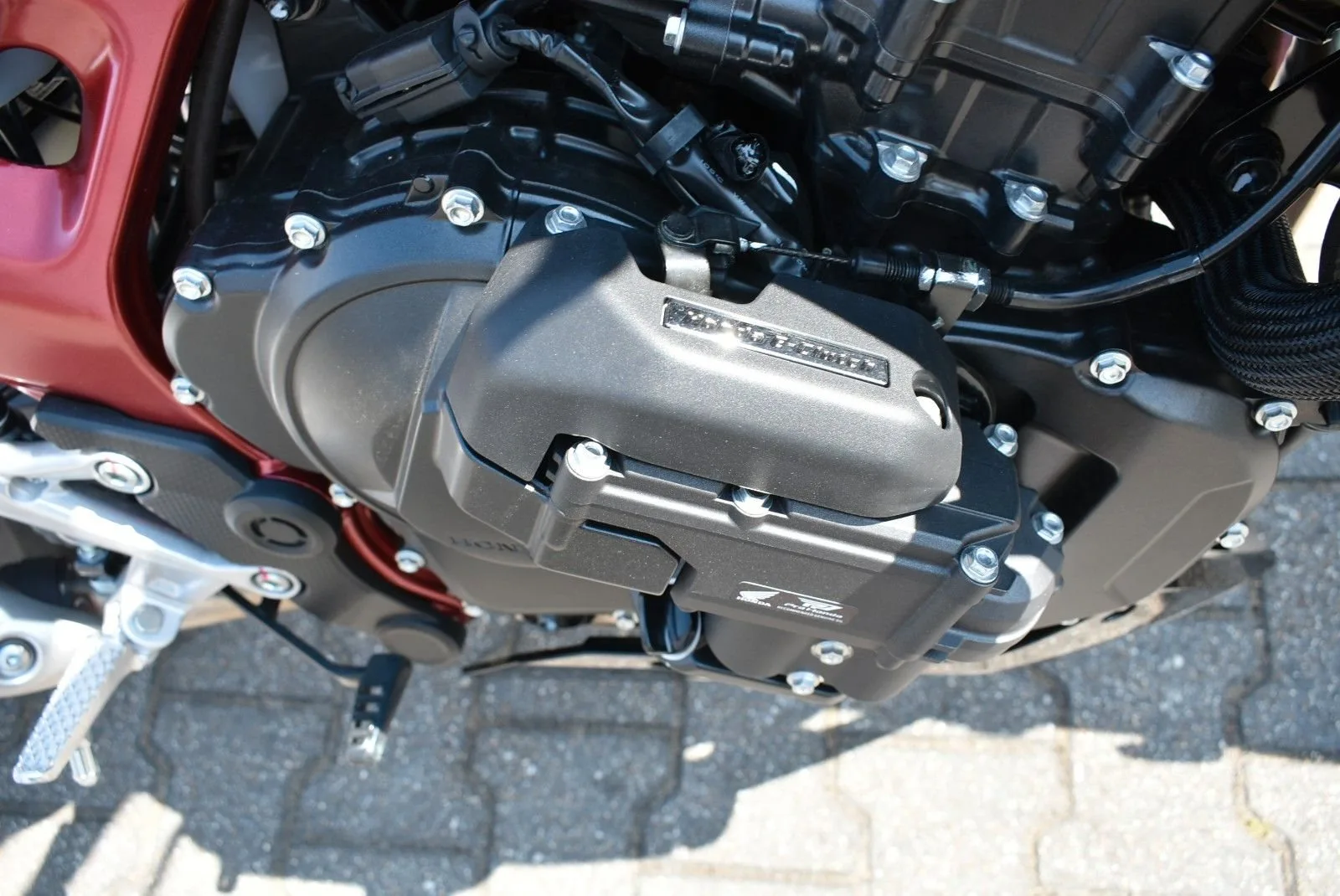 Honda CB750 Hornet E-Clutch