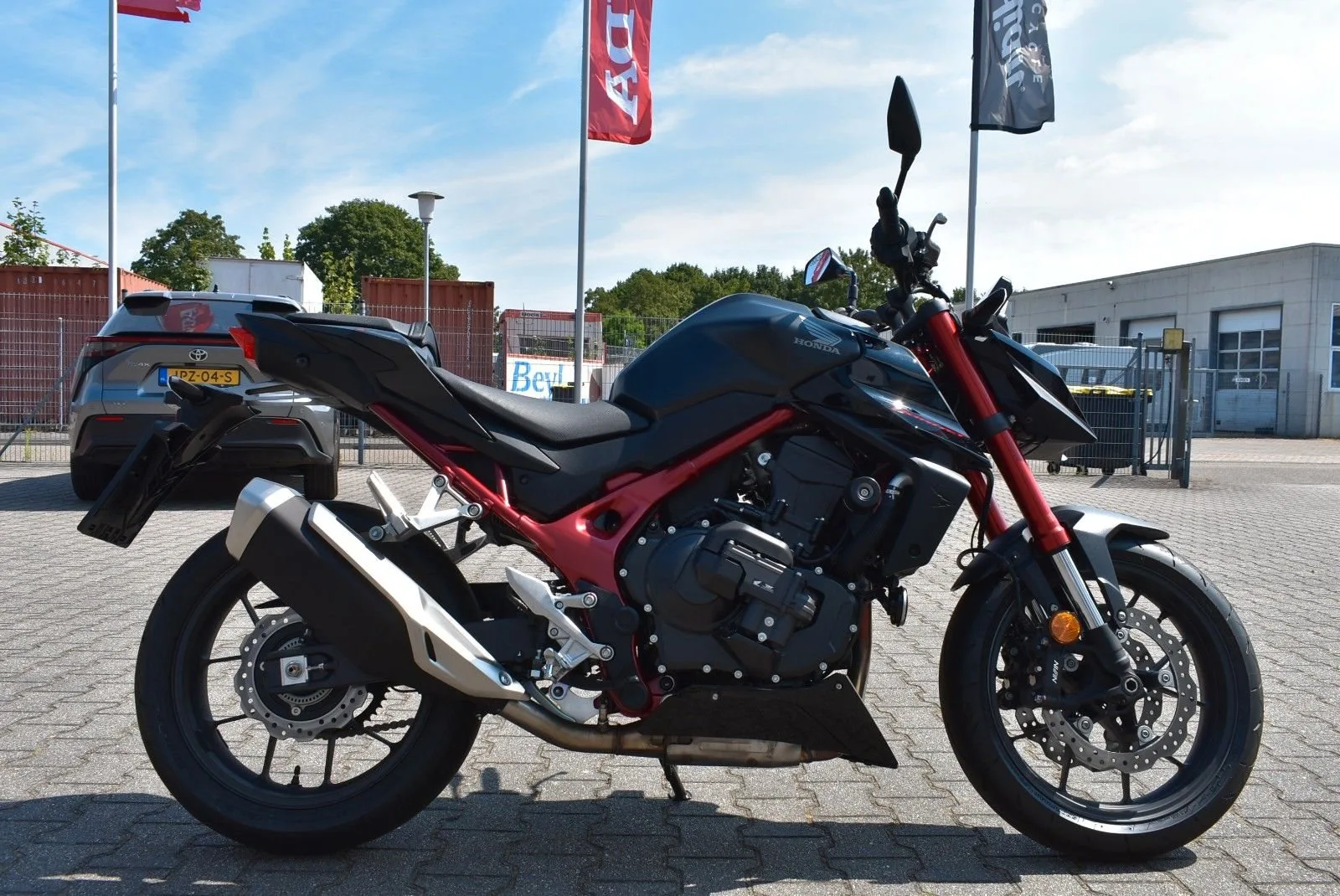 Honda CB750 Hornet E-Clutch
