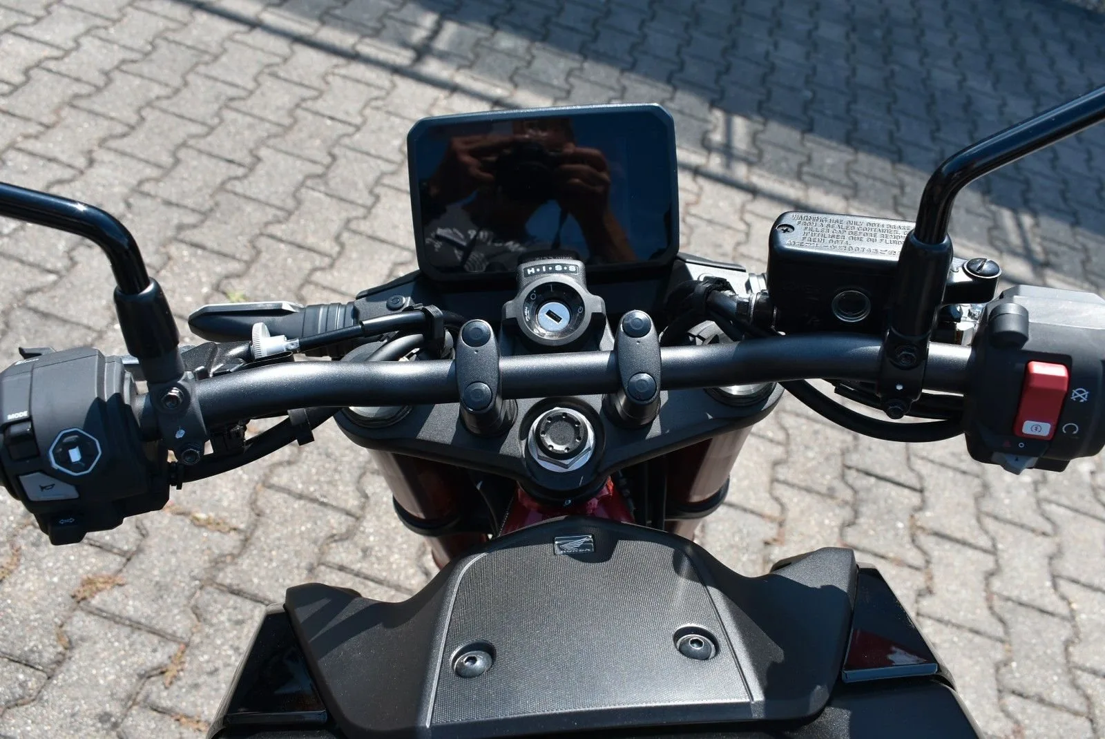 Honda CB750 Hornet E-Clutch