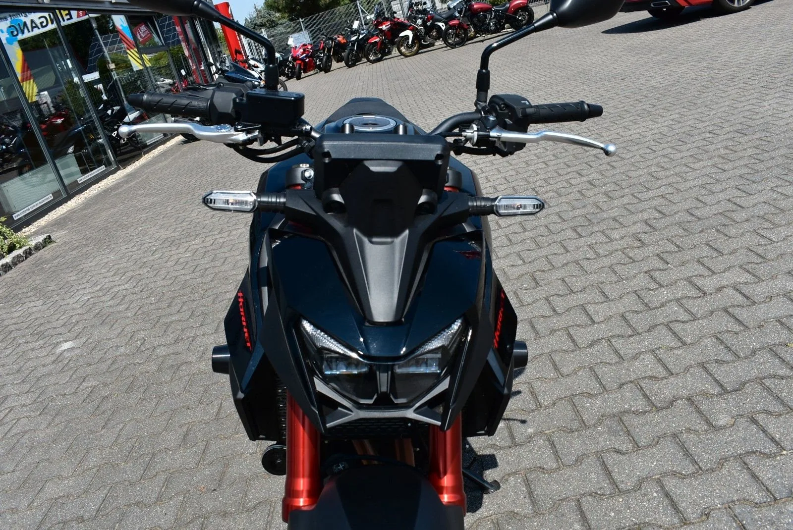 Honda CB750 Hornet E-Clutch