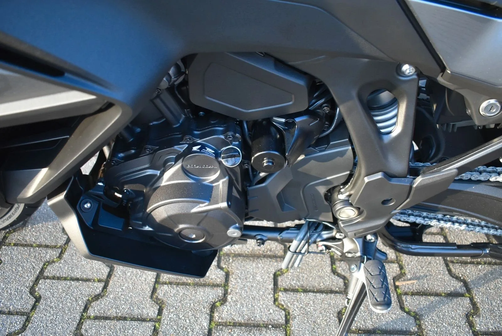 Honda NT1100 DCT Electronic Suspension