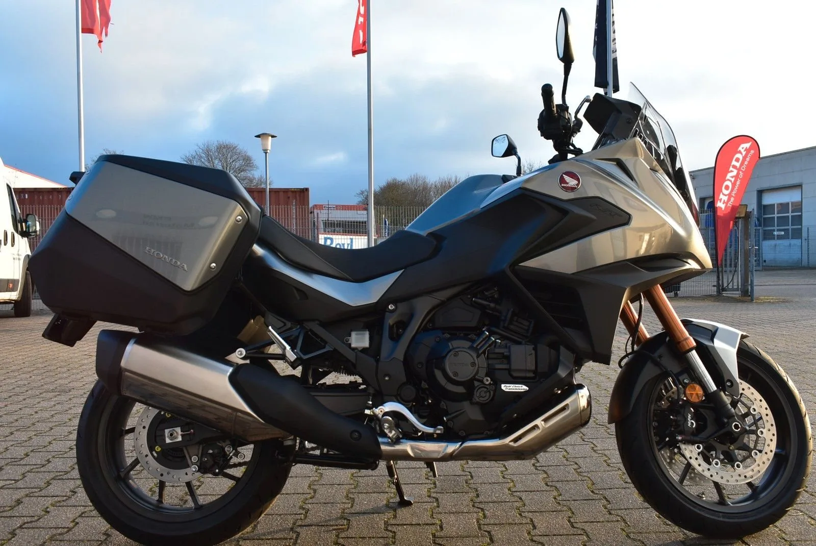 Honda NT1100 DCT Electronic Suspension