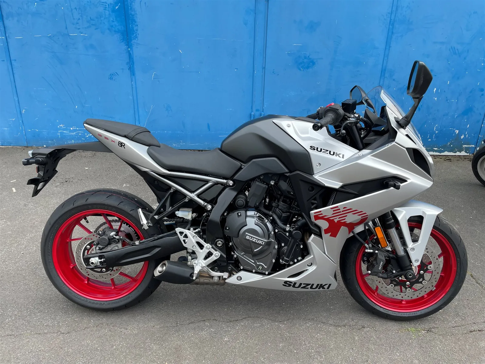 Suzuki GSX-8R