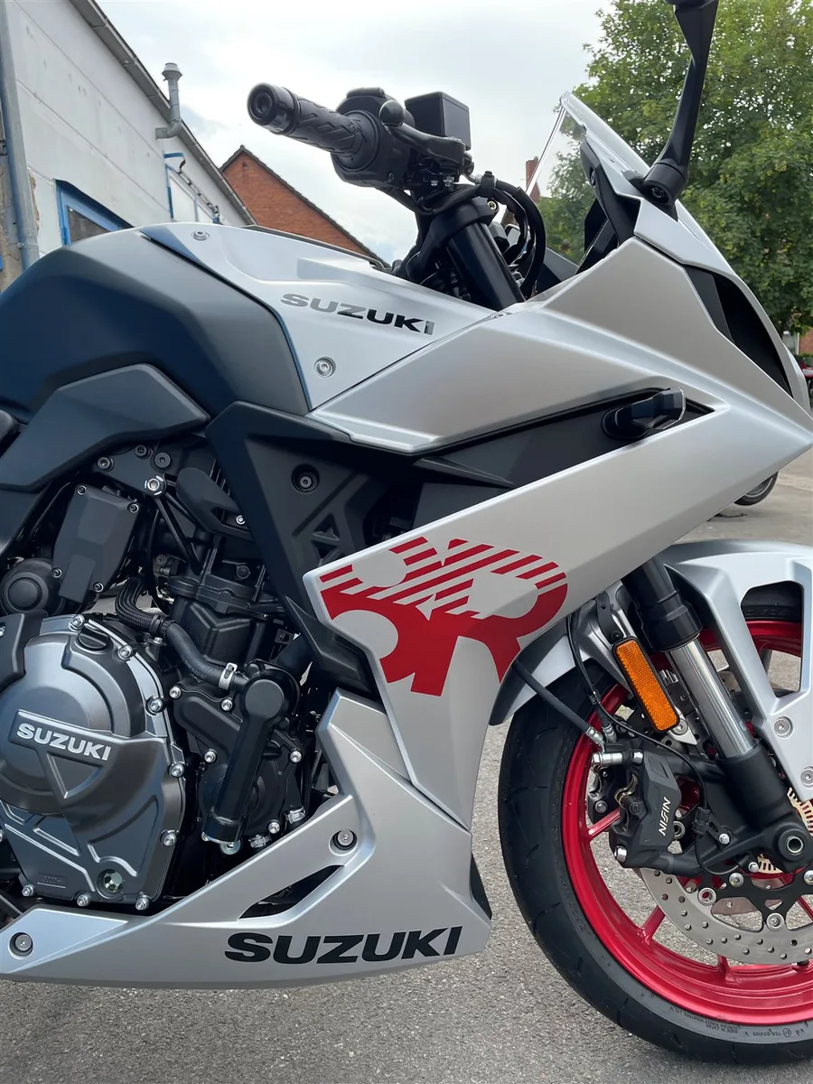 Suzuki GSX-8R