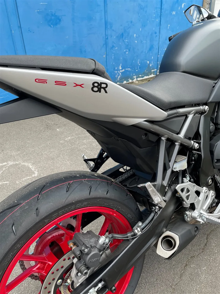 Suzuki GSX-8R