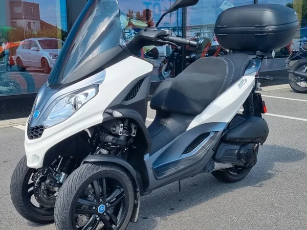Piaggio MP3 300 HPE