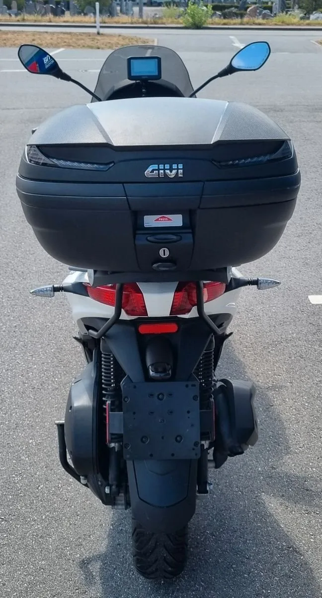 Piaggio MP3 300 HPE