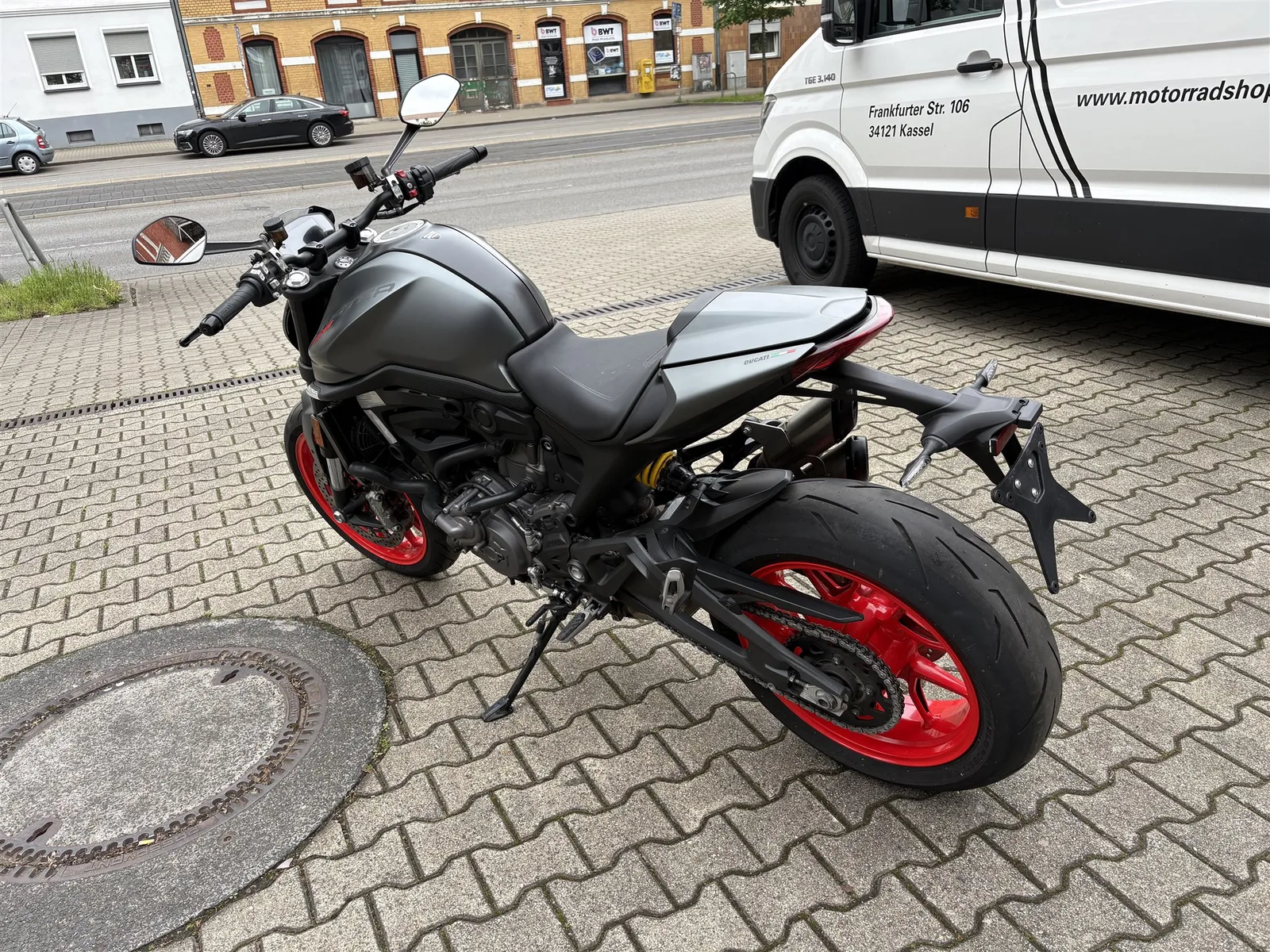 Ducati Monster + Top Zustand, Service Neu!