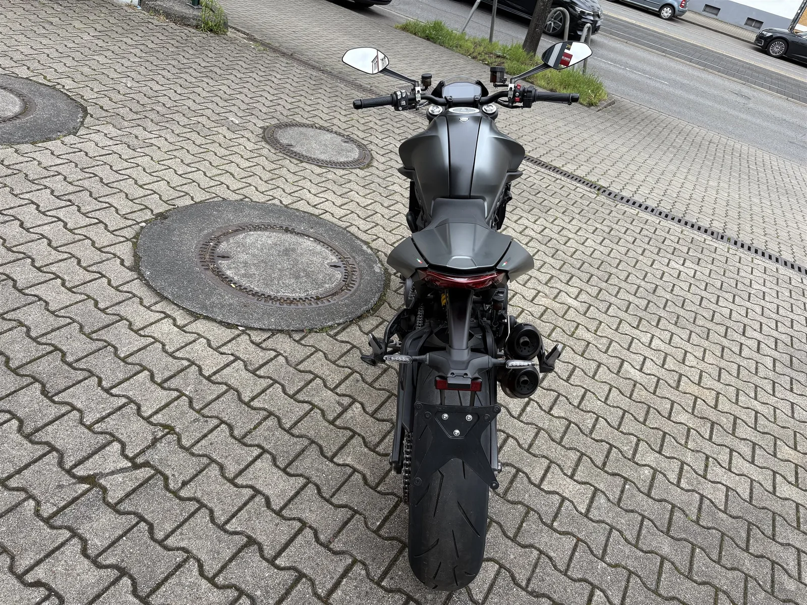 Ducati Monster + Top Zustand, Service Neu!