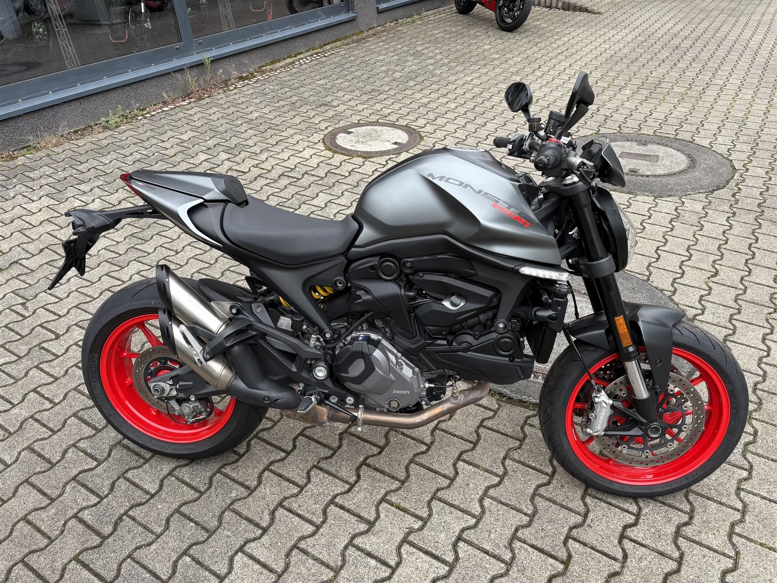 Ducati Monster + Top Zustand, Service Neu!