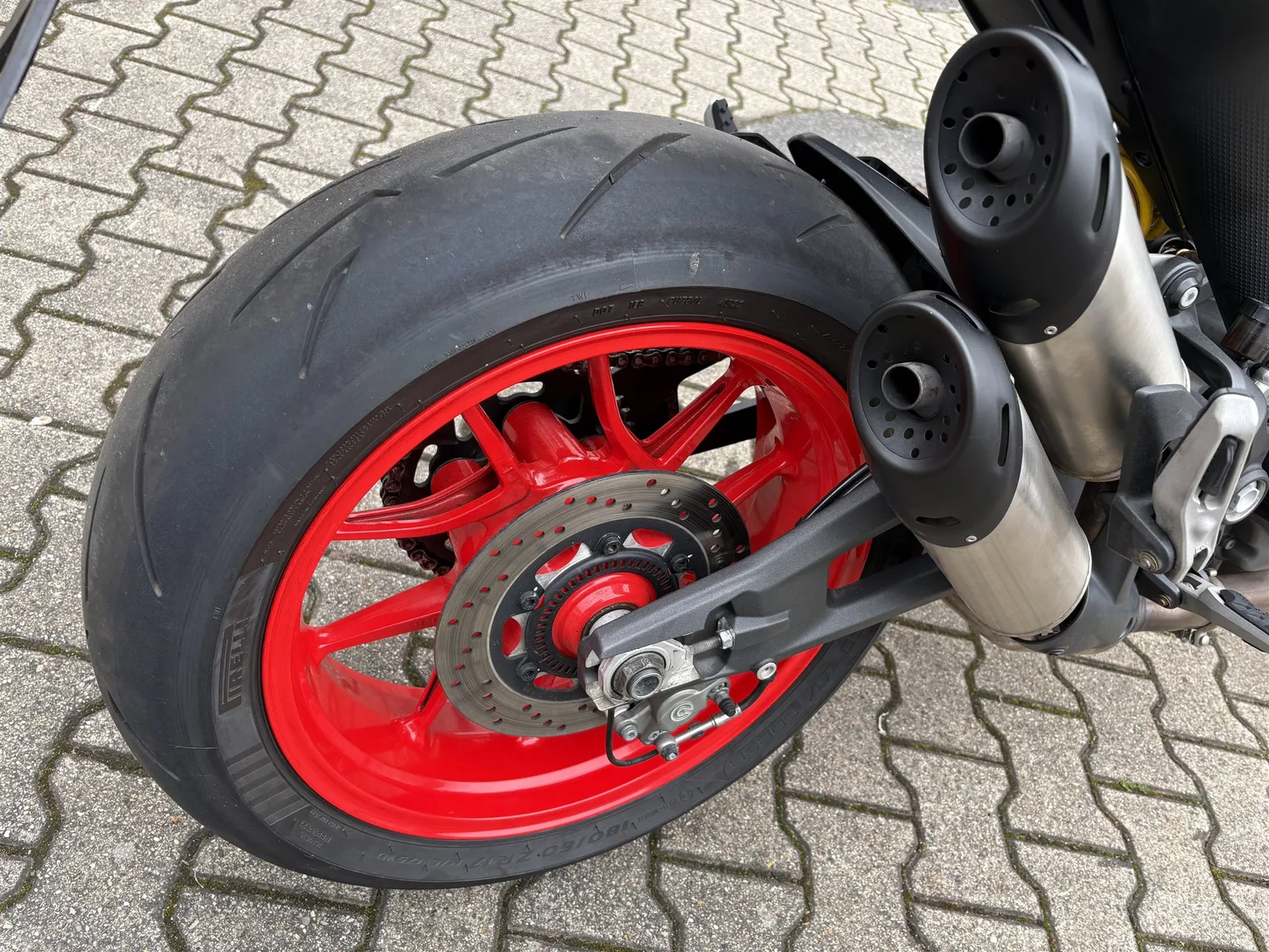 Ducati Monster + Top Zustand, Service Neu!