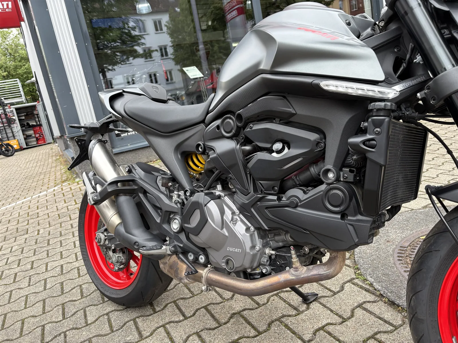 Ducati Monster + Top Zustand, Service Neu!