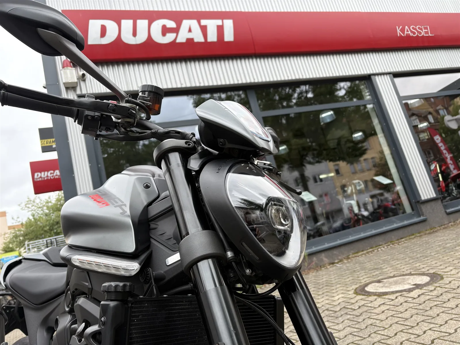 Ducati Monster + Top Zustand, Service Neu!