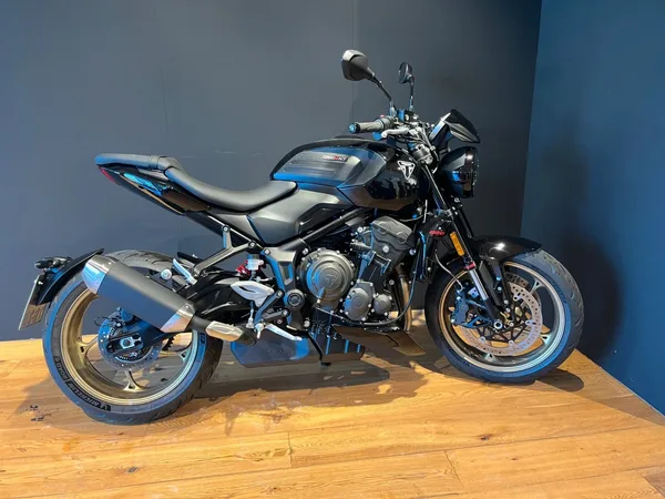 Triumph Trident 800