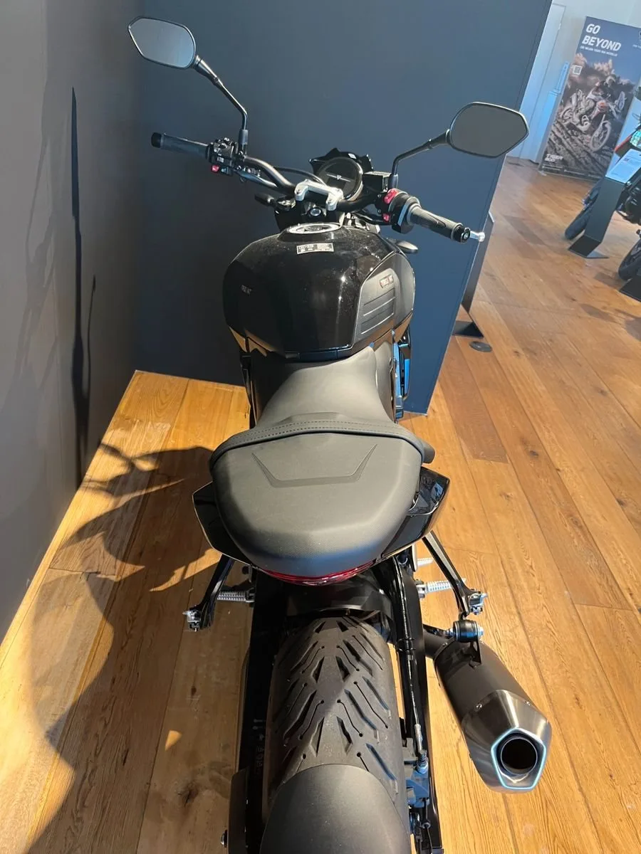Triumph Trident 800