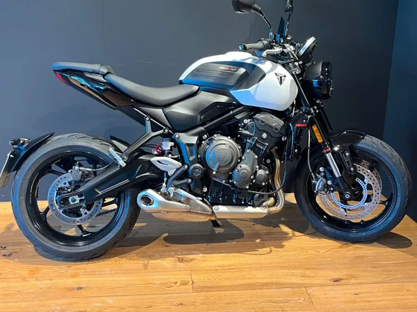 Triumph Trident 660