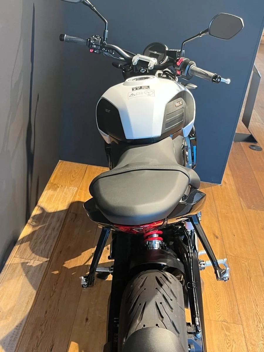 Triumph Trident 660