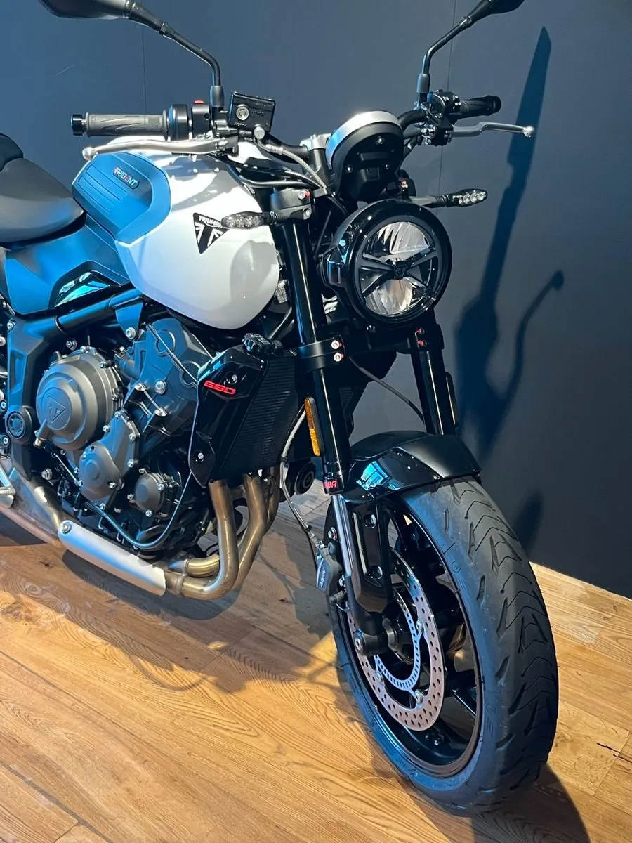 Triumph Trident 660