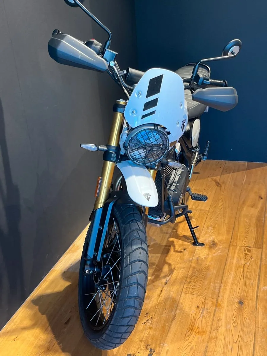 Triumph Scrambler 400 XC