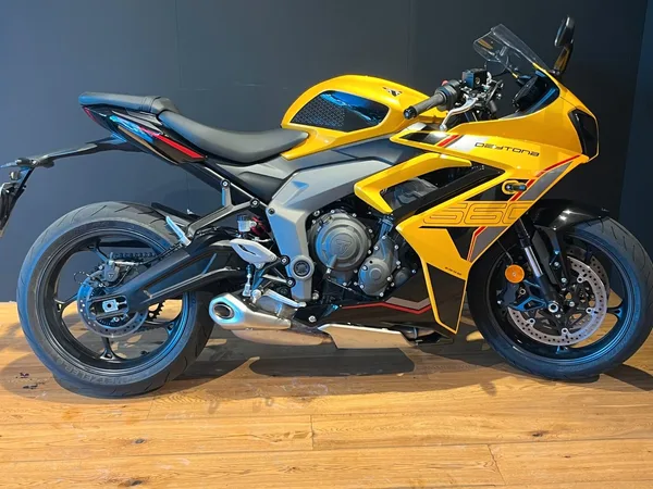 Triumph Daytona 660