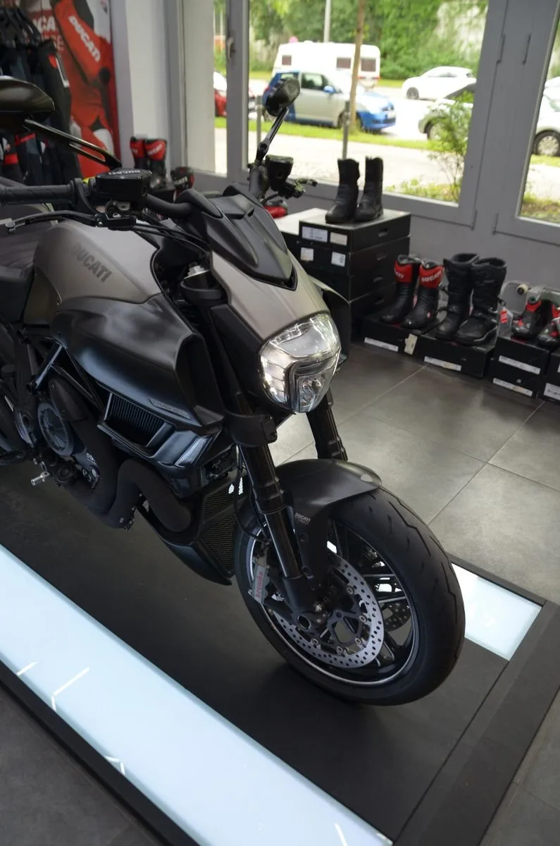 Ducati Diavel Titanium