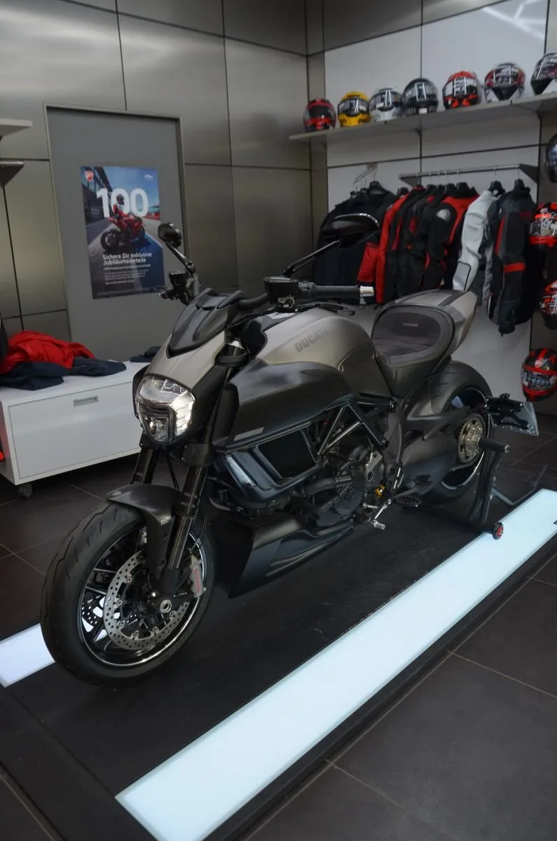 Ducati Diavel Titanium