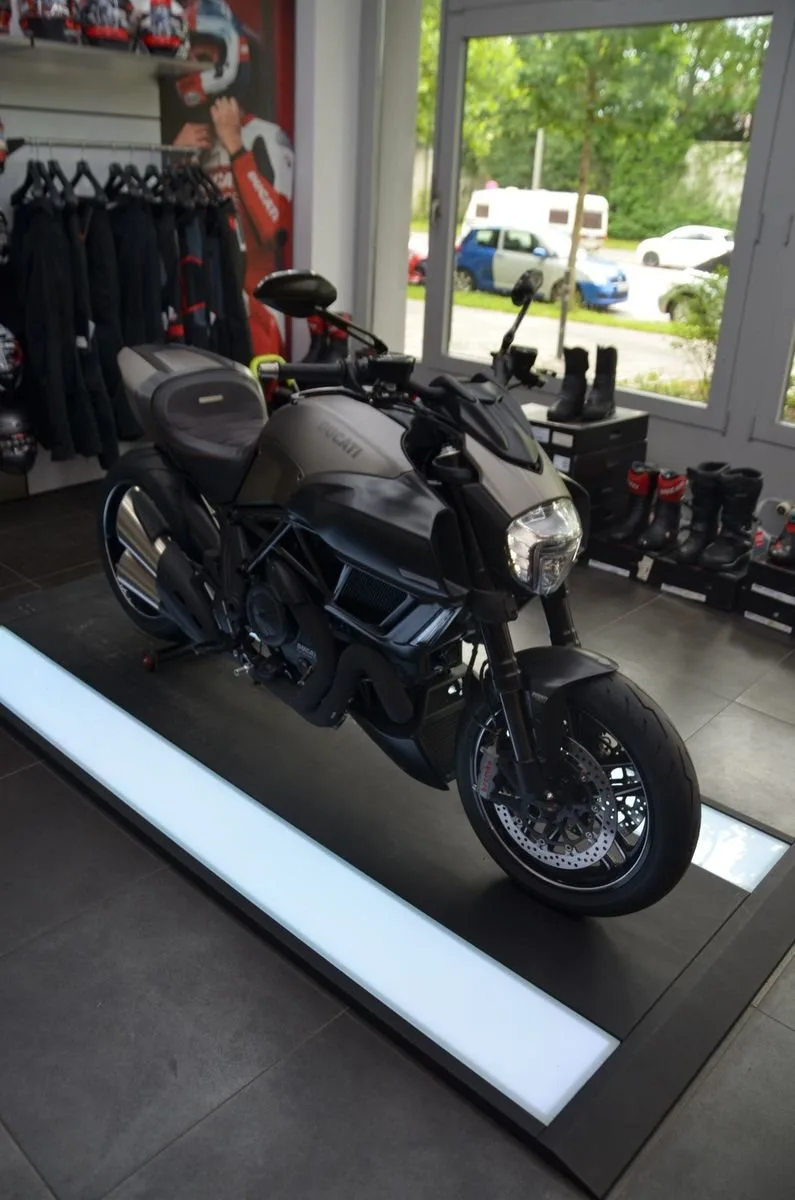 Ducati Diavel Titanium